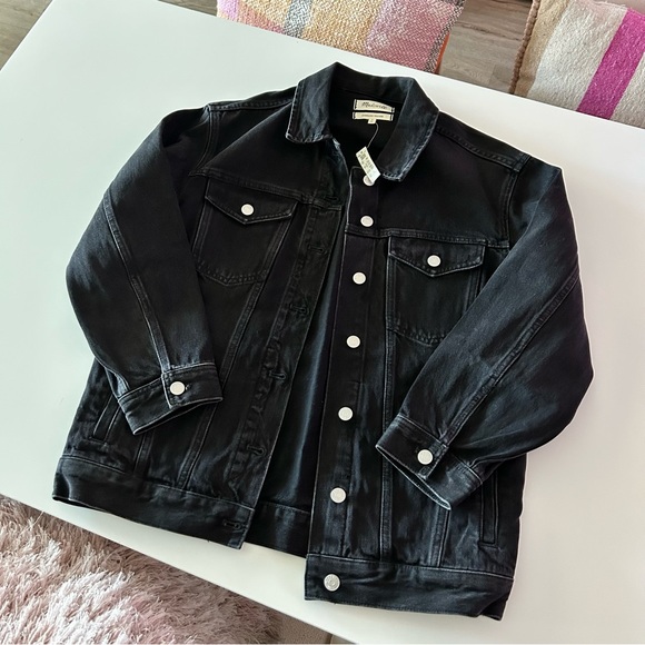 NWT Madewell Women's Oversized Trucker Jean Jacket, Washed Black, Small - Picture 1 of 3